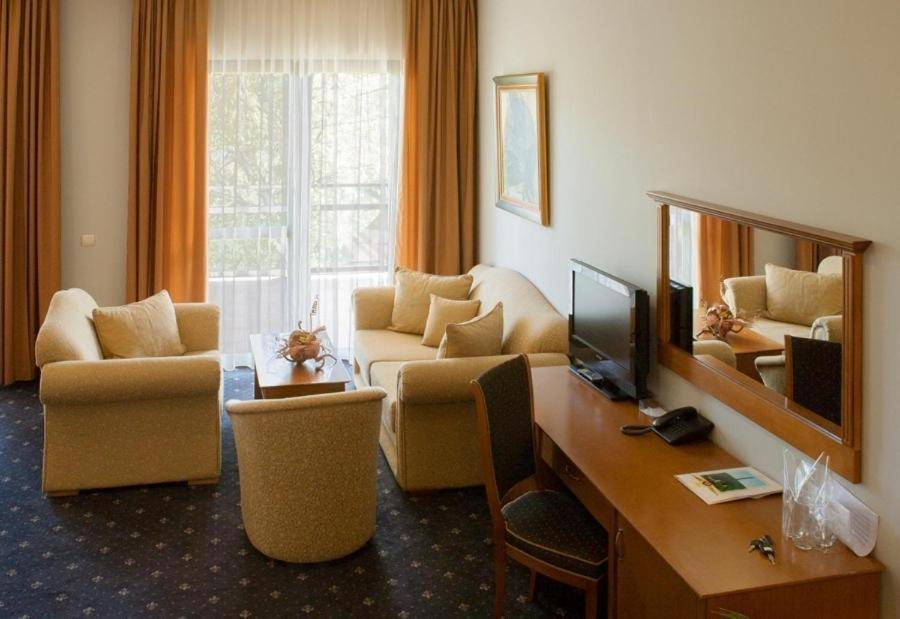 Hotel Panorama เวลีคอเทอร์โนโว ภายนอก รูปภาพ