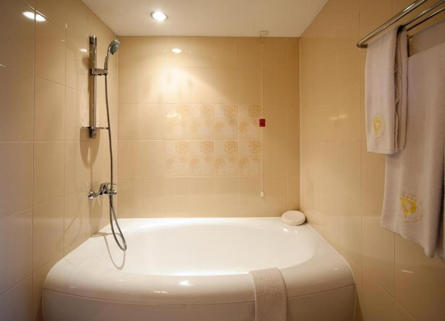 Hotel Panorama เวลีคอเทอร์โนโว ภายนอก รูปภาพ